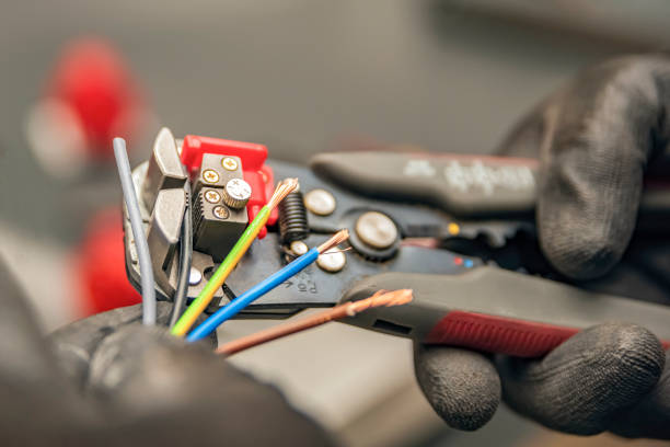Electrical Outlet Repair in Csar Chvez, TX